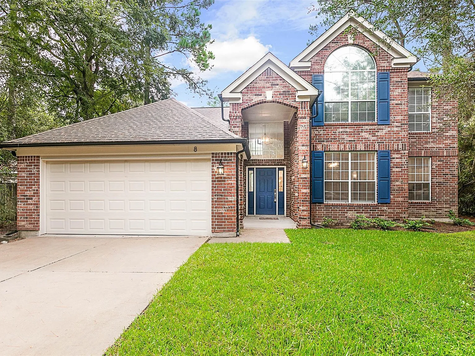 4 bed, 2.5 bath, 2626 sqft, $3,000 — Photo 1