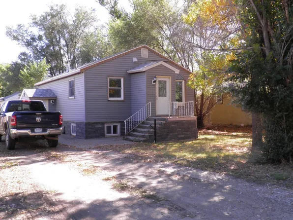 620 N Nowlan Ave, Glendive, MT 59330