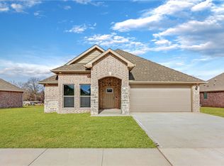 2402 Graham Ln, Pea Ridge, AR 72751