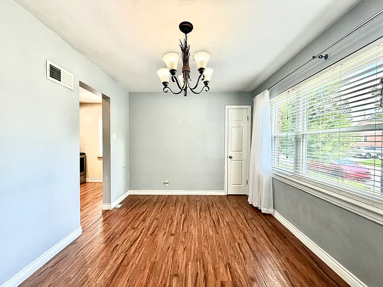 2315 Hill Ave — Photo 7