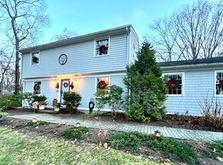 67 Beacon Dr, North Kingstown, RI 02852