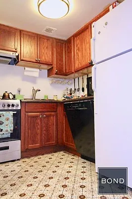 Rented by Bond New York | media 32