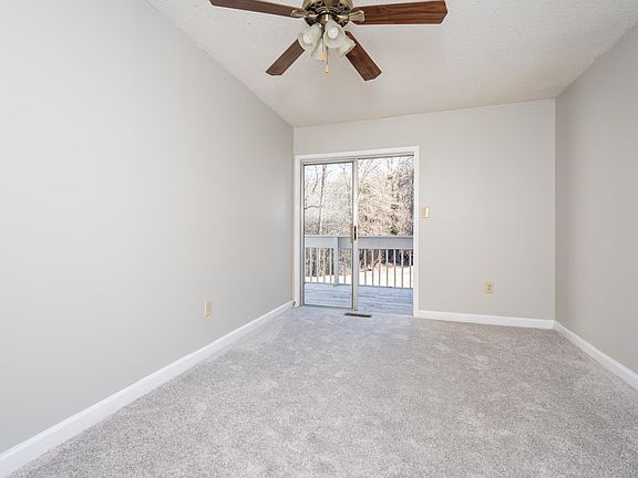 4th image of 110 Royal Ct