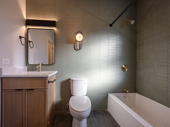5th image of 5655 N Talman Ave Unit 2