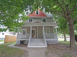 709 S 4th St, Watertown, WI 53094