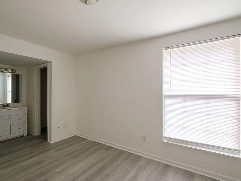 Golden Gate Townhomes — Photo 115