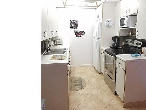 5th image of 1053 Cambridge #C