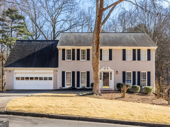 705 Springview Ct, Roswell, GA 30076