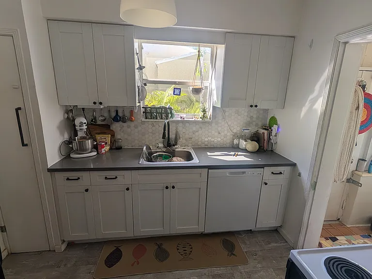 335 SW 27th Rd — Photo 6