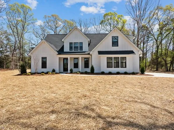 8972 Maltese Ct, Lewisville, NC 27023