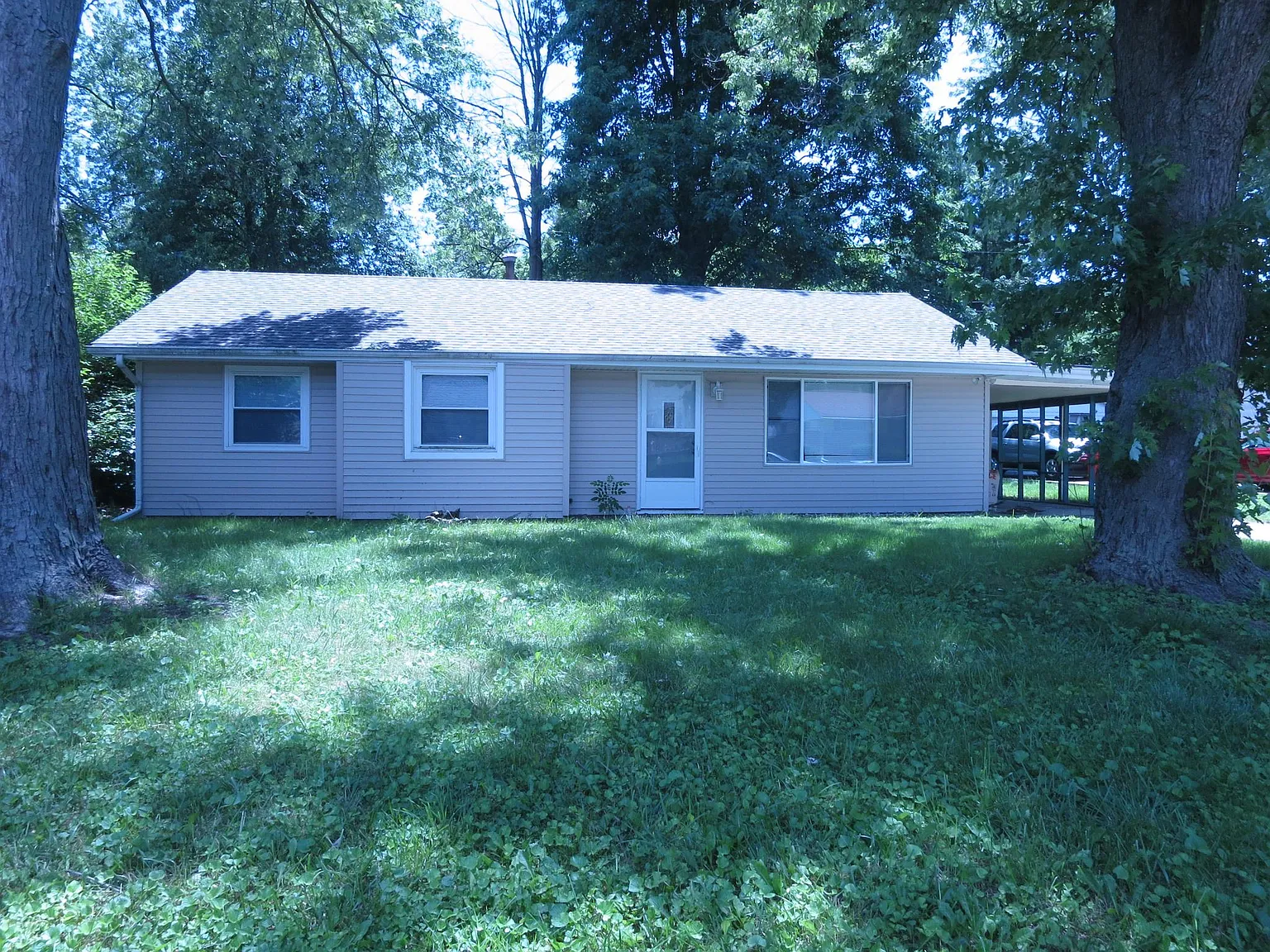 1809 Broadmoor Dr photo 1
