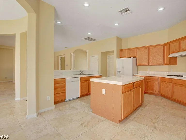 10214 Elk Valley St — Photo 9