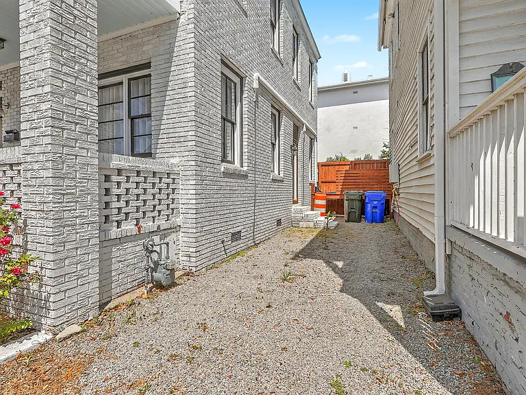 272 Coming St #C — Photo 36