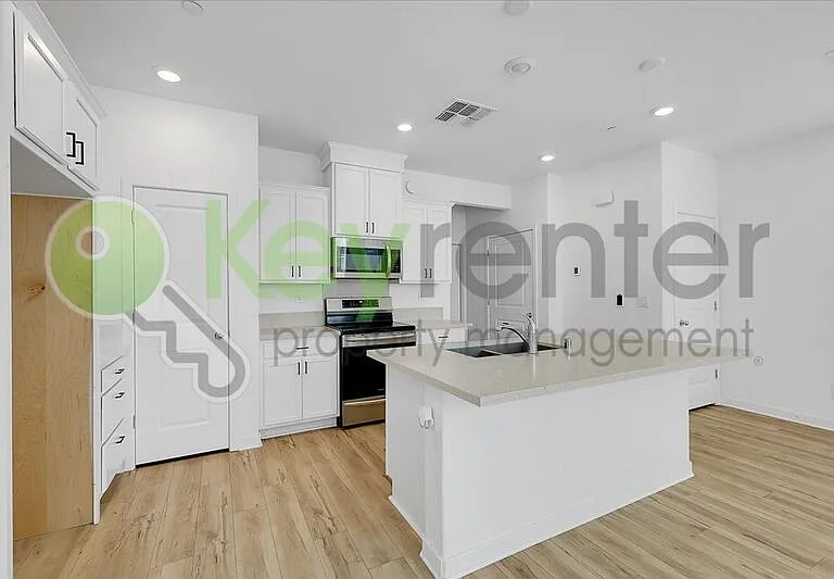 5301 E Commerce Way #44104 — Photo 10
