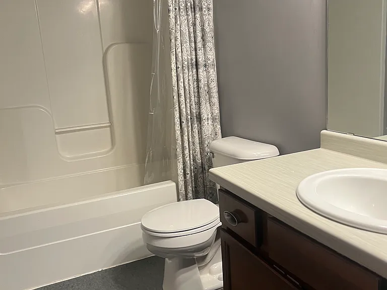 5211 Castleview Dr NW — Photo 5