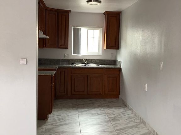 5th image of 2232 Santa Fe Ave APT 14
