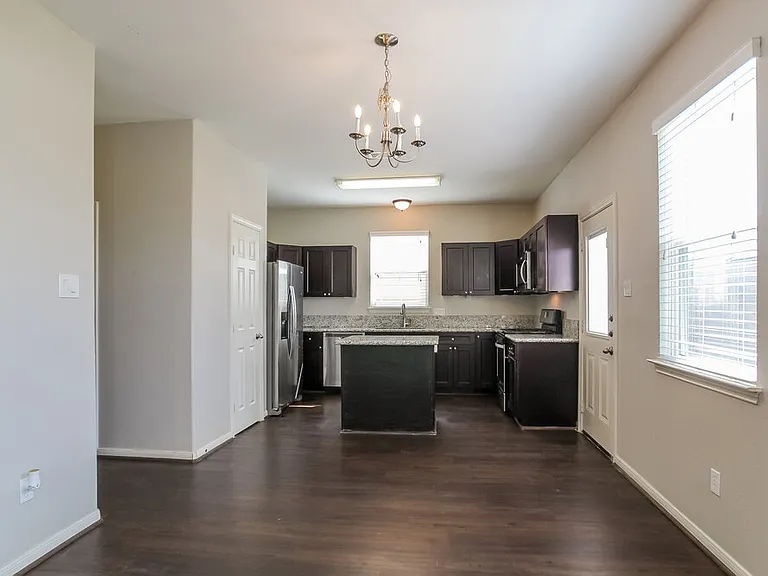 21835 Octavia Way — Photo 6