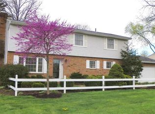 1025 Parkleigh Rd, Columbus, OH 43220