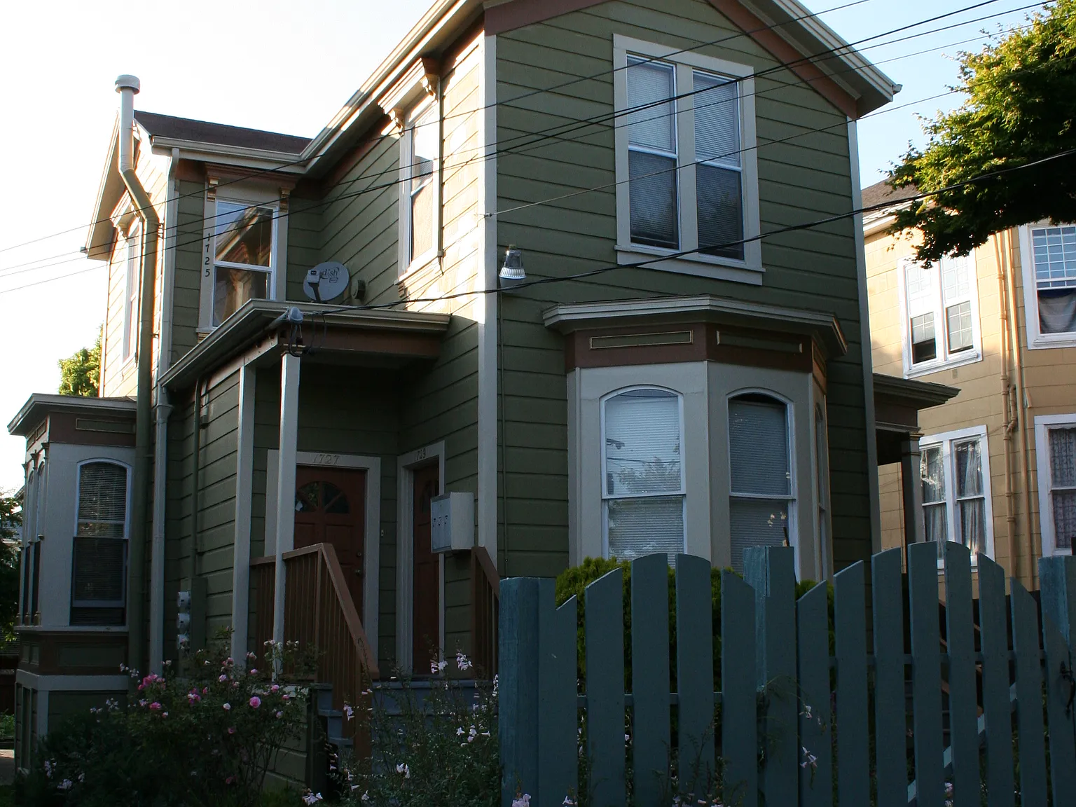2 bed, 750 sqft, $2,100 — Photo 1