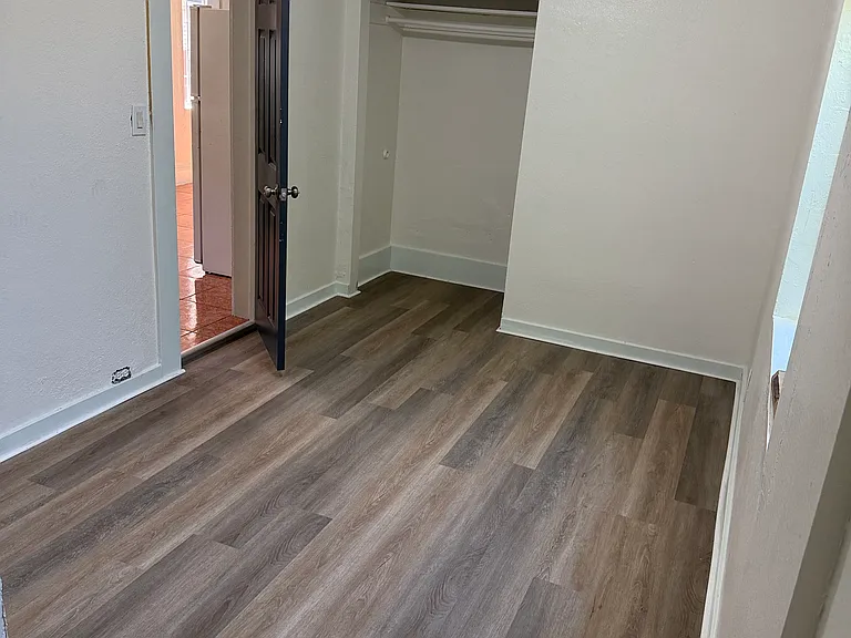 1930 87th Ave #2MIDDLE — Photo 10