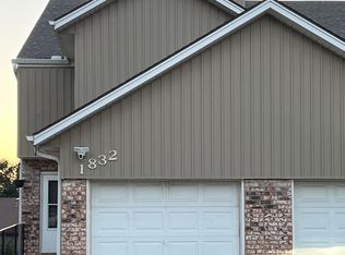 1834 NE Knollbrook Pl, Lees Summit, MO 64086