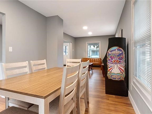 4th image of 713 Townsend Pl
