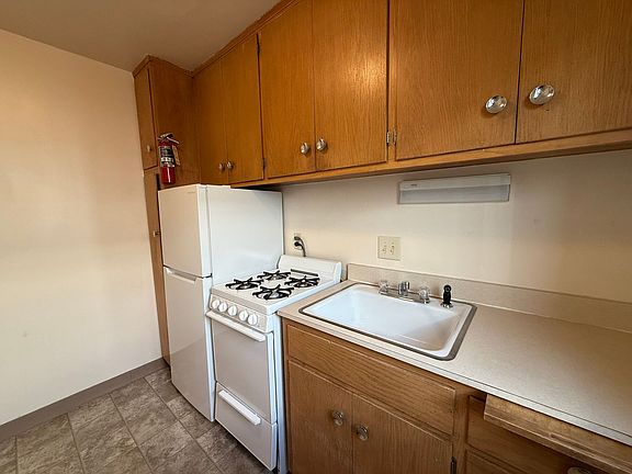5th image of 643 Cleveland Ave S APT 8