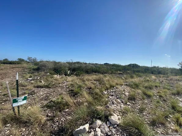 71 GREYSTONE HILLS CIR LOT A5, Uvalde, TX 78801