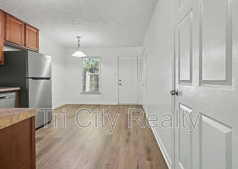150 Chase Ct — Photo 13