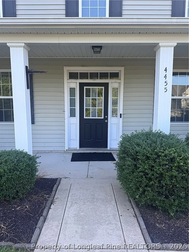 5 bed, 3.0 bath, 2900 sqft, $2,500 — Photo 3