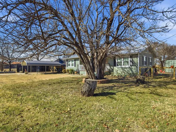 126 4th St, Tuscola, TX 79562