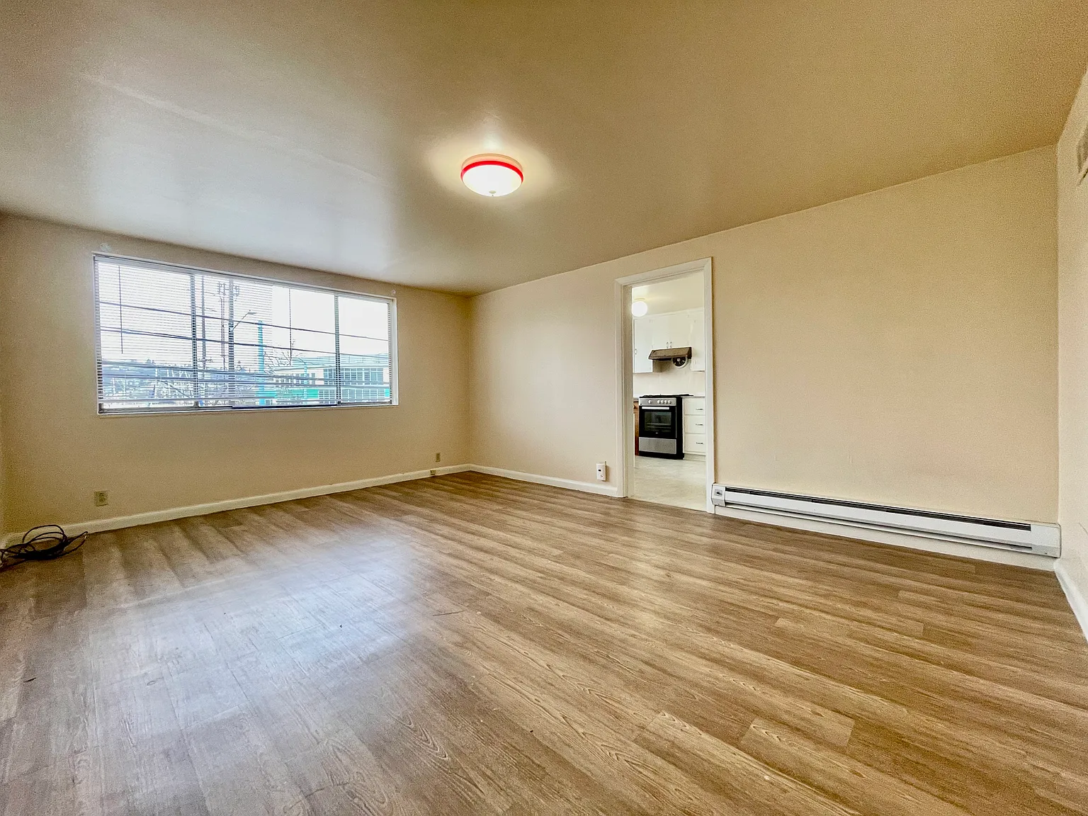 1 bed, 600 sqft, $1,350 — Photo 4