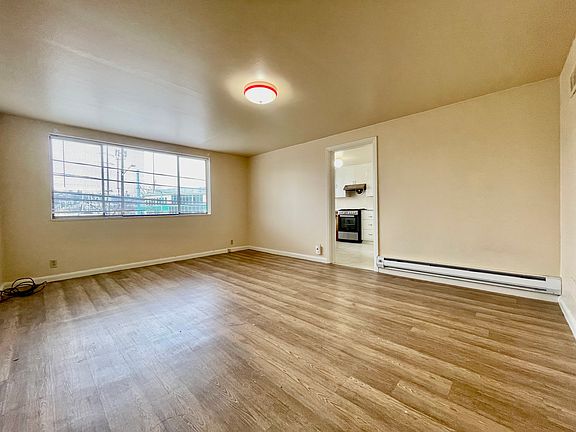 4th image of 1262 Eastlake Ave E APT 1
