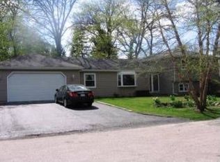 19371 W Prospect Dr, Mundelein, IL