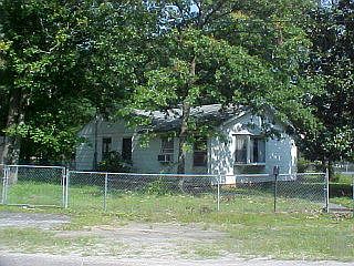 1st image of 404 Palm Dr S