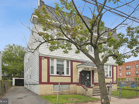 3rd image of 251-253 S Munn Ave