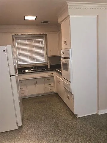 2 bed, 1.0 bath, 1005 sqft, $1,750 — Photo 3