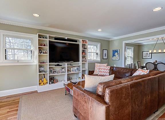 3rd image of 4308 Singingwood Ln
