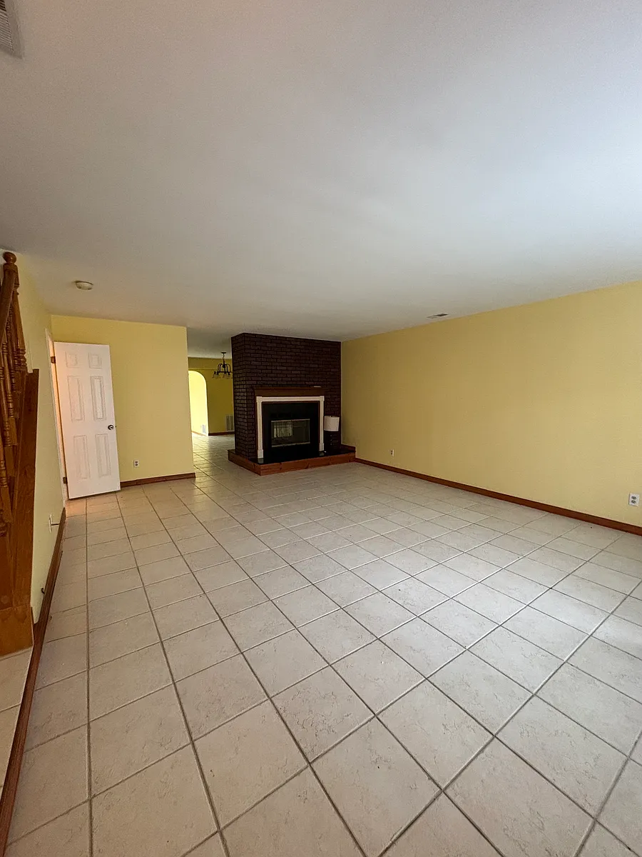 Building Photo - 5120 Radnor Ct