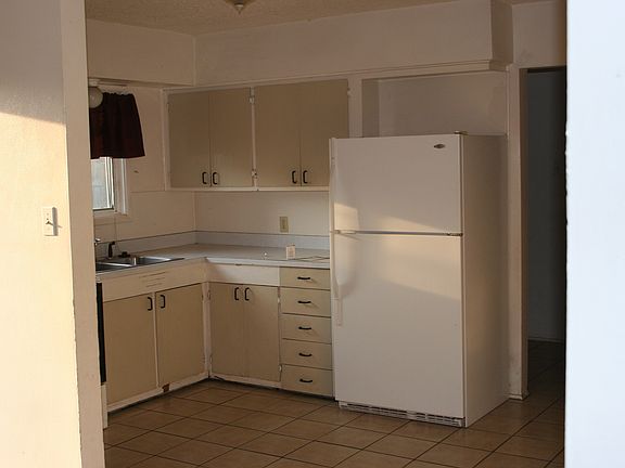 4th image of 4633 Mildred Dr
