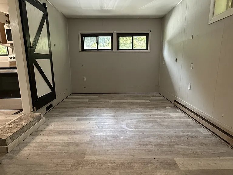 490 N Wilson Ave — Photo 10