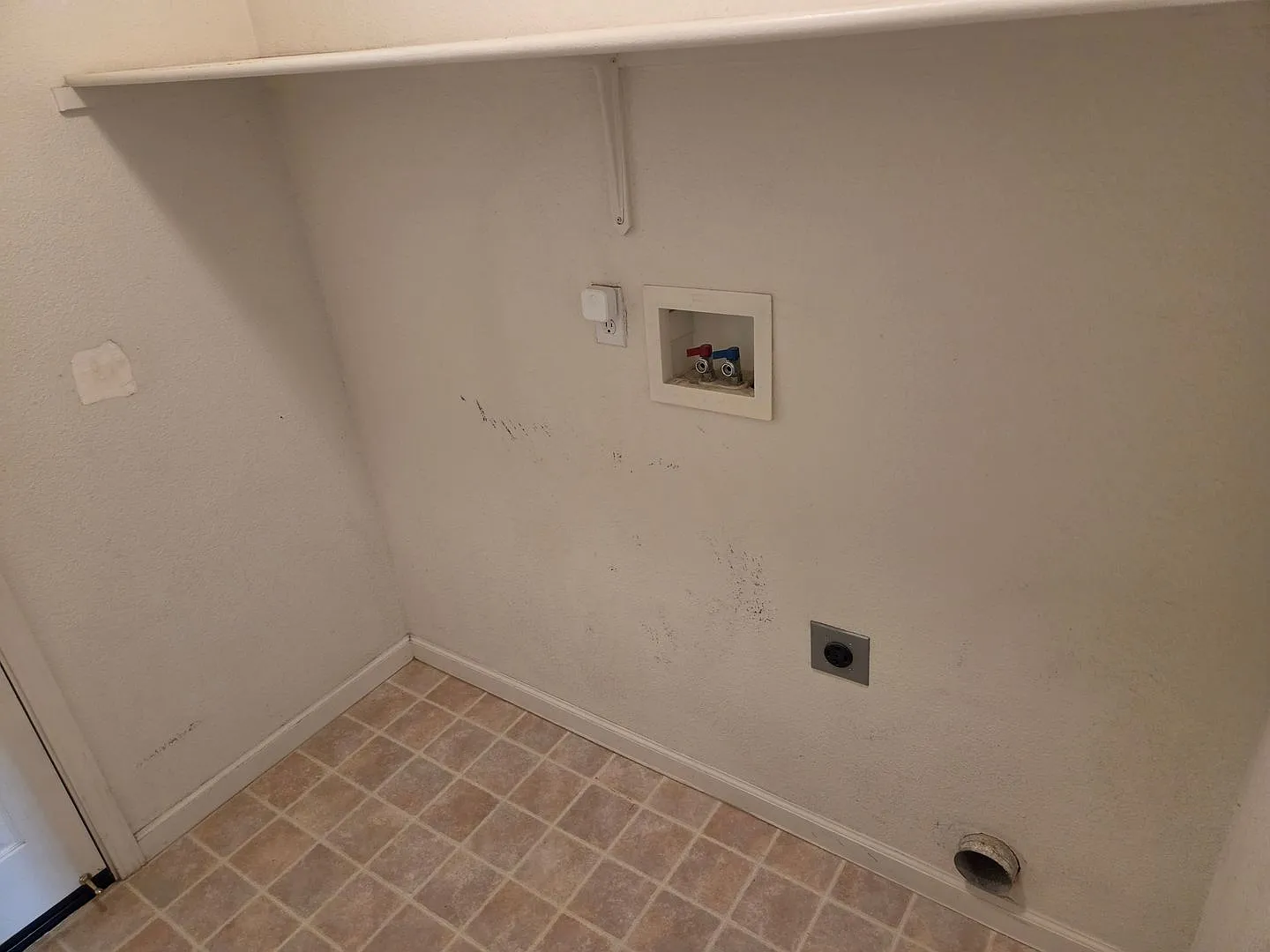3 bedroom 2 bath home for $2,900 Rent and $2,900 deposit — Photo 4