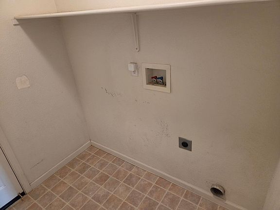 4th image of 3208 Saint Ann Way