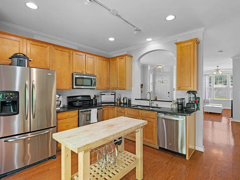 6071 Viking Dr — Photo 11