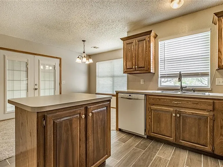 8901 NW 85th Pl — Photo 10