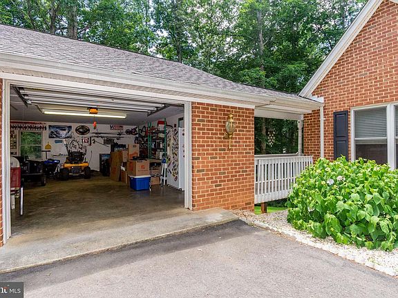 4th image of 5317 Wyndemere Cir