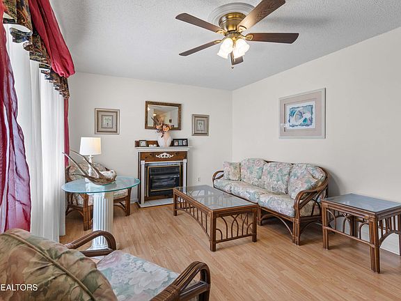 2nd image of 311 Thelma Cir