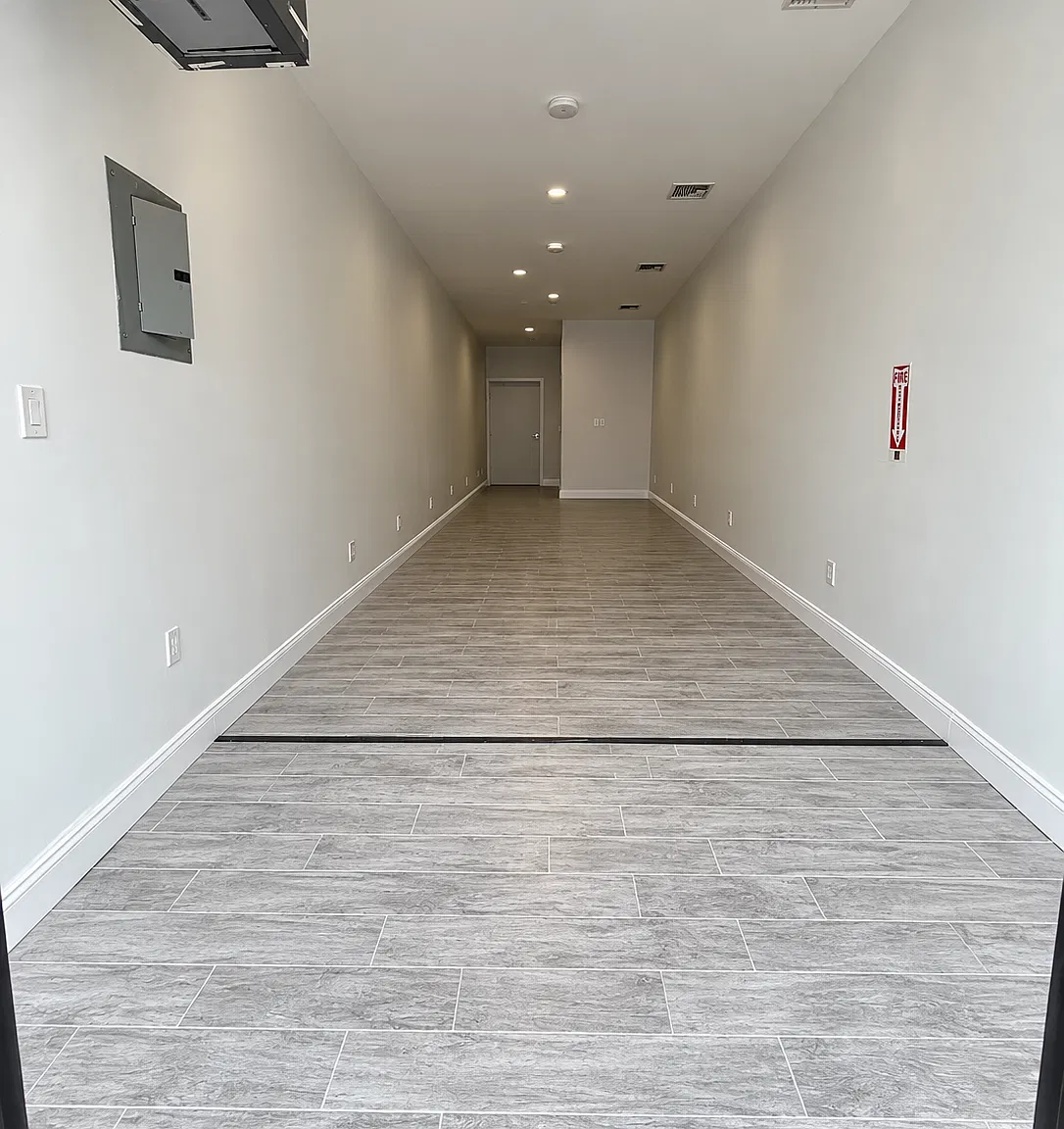 Studio, 700 sqft, $2,000 — Photo 2