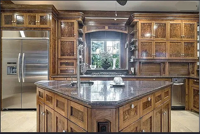 5 bed, 5550 sqft, $10,000 — Photo 4