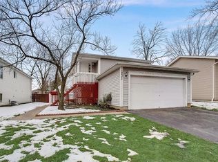 232 N Idlewild Ave, Mundelein, IL 60060